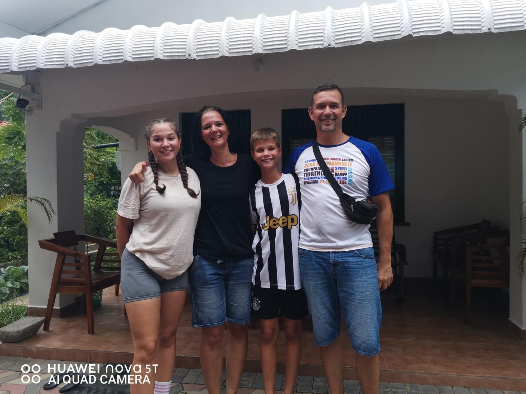Bee Cottage Negombo Luaran gambar
