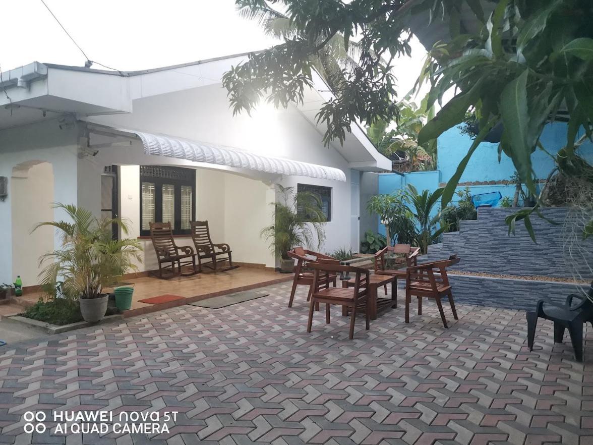 Bee Cottage Negombo Luaran gambar